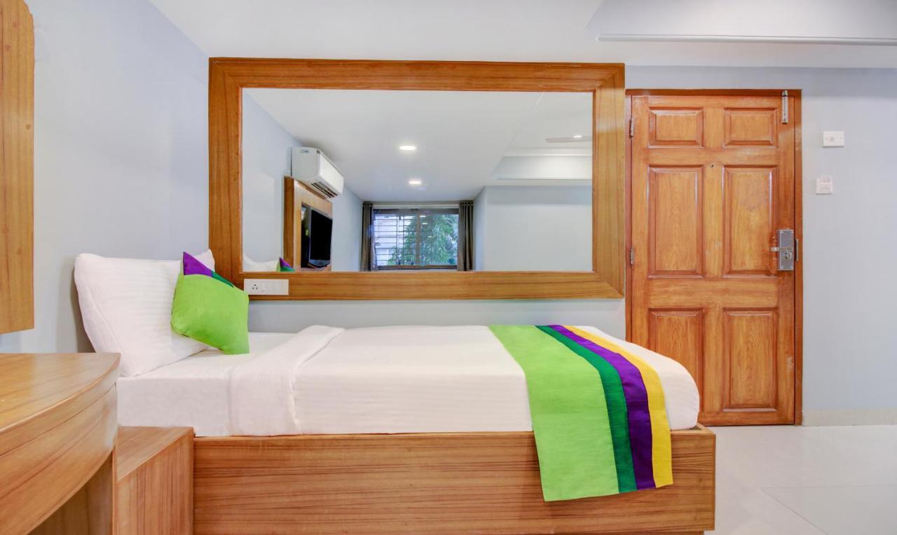Hotel Treebo Cruz Royale Santacruz West Bombaj Exteriér fotografie
