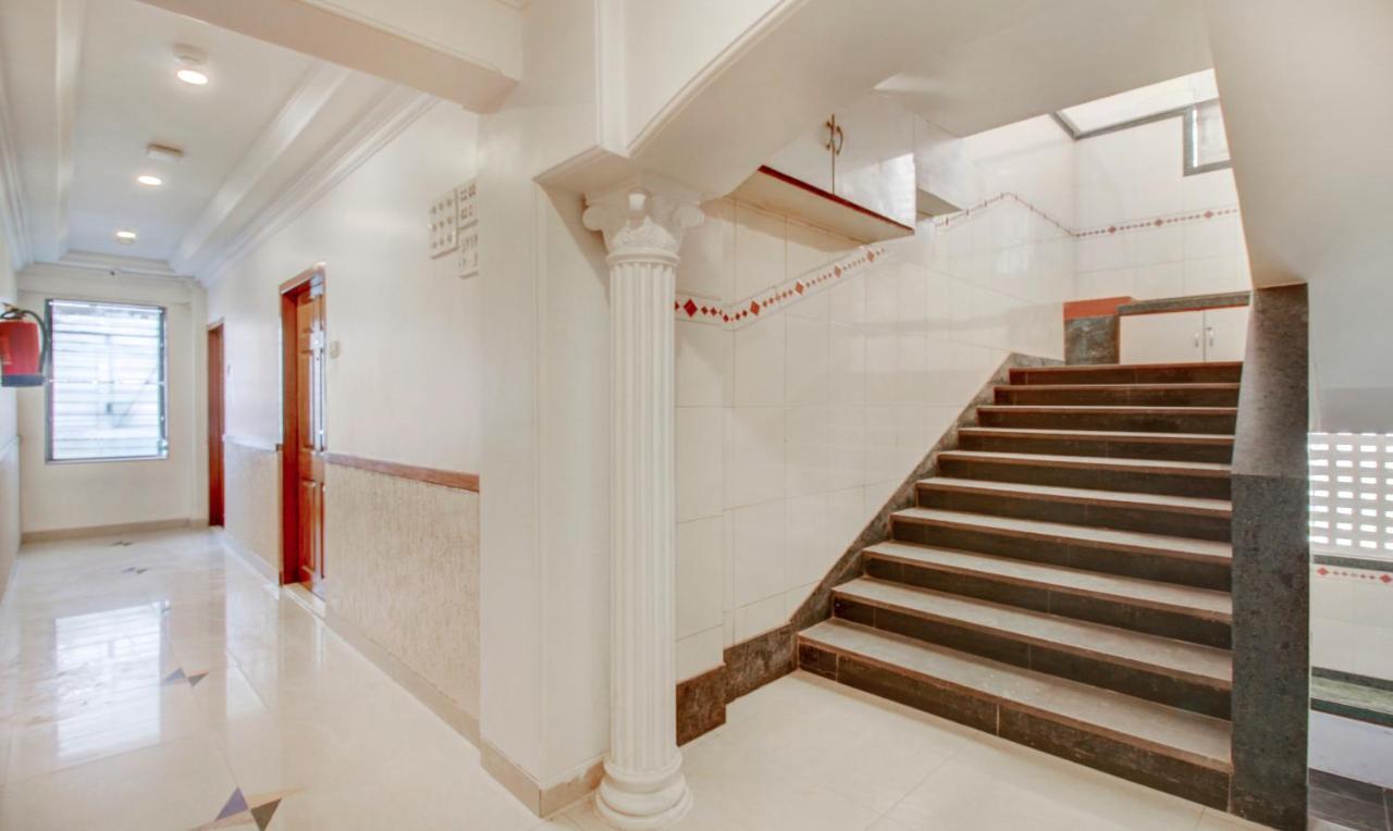 Hotel Treebo Cruz Royale Santacruz West Bombaj Exteriér fotografie