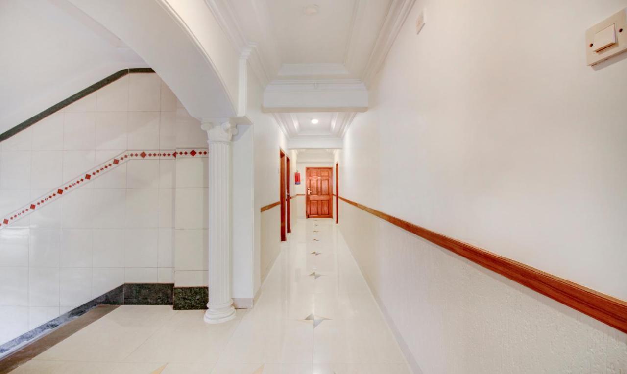 Hotel Treebo Cruz Royale Santacruz West Bombaj Exteriér fotografie