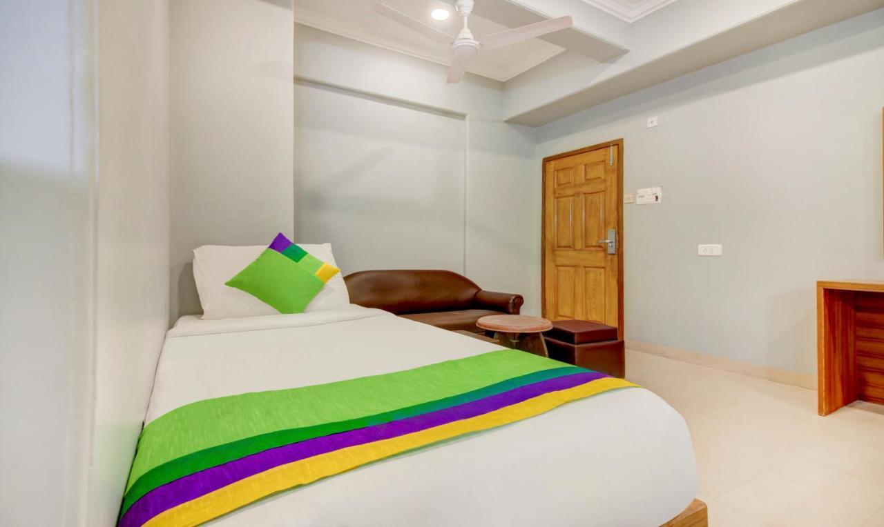 Hotel Treebo Cruz Royale Santacruz West Bombaj Exteriér fotografie