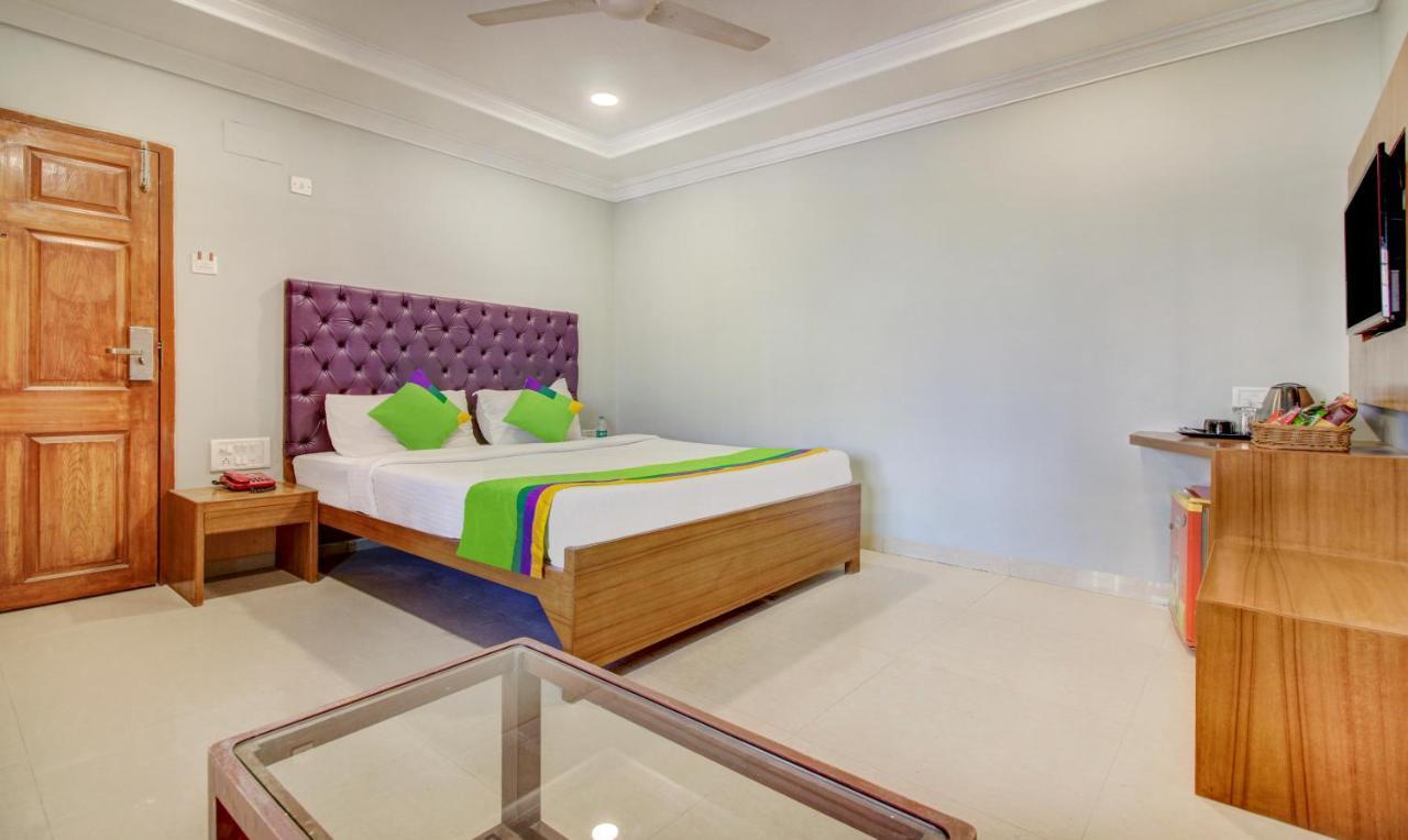Hotel Treebo Cruz Royale Santacruz West Bombaj Exteriér fotografie