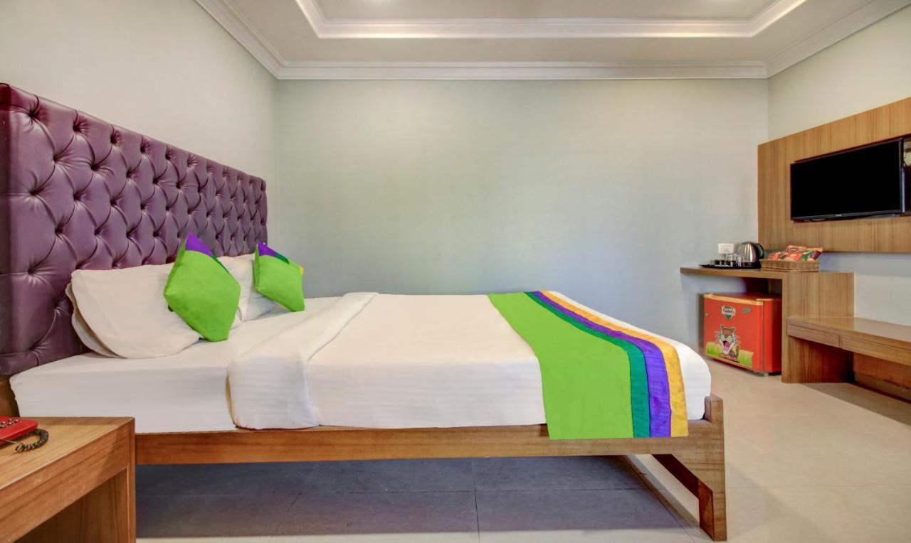 Hotel Treebo Cruz Royale Santacruz West Bombaj Exteriér fotografie