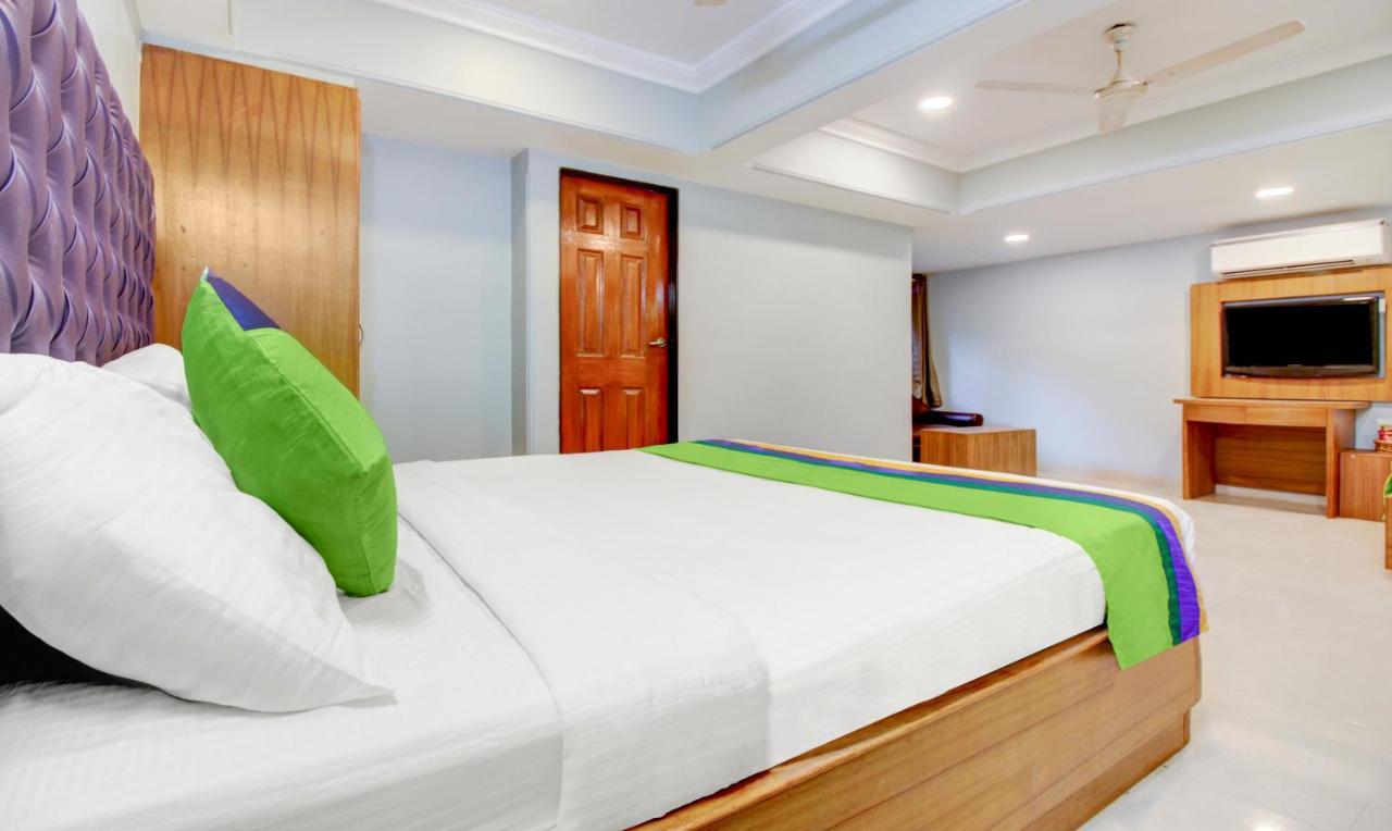 Hotel Treebo Cruz Royale Santacruz West Bombaj Exteriér fotografie