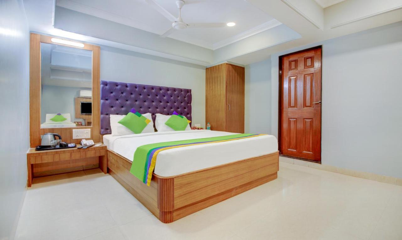 Hotel Treebo Cruz Royale Santacruz West Bombaj Exteriér fotografie